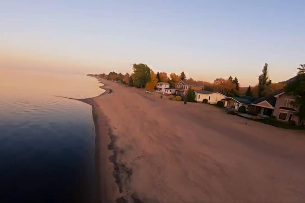 Maison Sur Le Lac Desbiens Екстер'єр фото